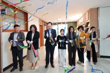이상일 용인시장, 성산초 꿈산책 도서관 개관 축하