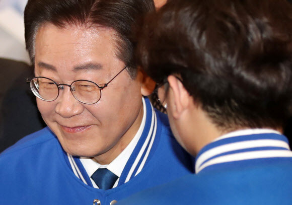 이재명 대표 주도, 정치권 개헌 논의 고조되는 가운데 국민의 불안 해소 급진화