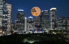 달 달 서울달…어디 어디 떴나 여의도 위에 떴지