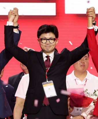 국민의힘, 한동훈이 새 대표로 선출! 새 지도부 장동혁·김재원·인요한·김민전 최고위원, 진종오 청년최고위원 함께 출범