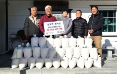 봉화군 춘양면 정곡암, 년말불우이웃돕기 취약 계층에 쌀 전달