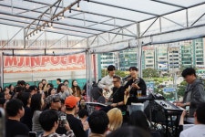 부산 광안리 인기 명소 삼진포차, 가수 장범준 두번째 ‘깜짝 버스킹’ 공연 성황리 마쳐