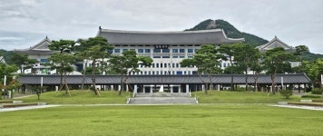 [경북 브리핑 모음 (7월 9일)]   경상북도의회, 디지털 혁신으로 도민과 더 가까워진다.  등