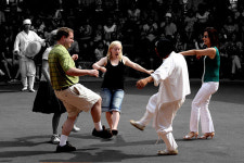 한우·사과 먹고 호호호! 탈춤 추며 하하하!