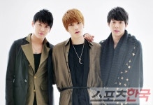 JYJ, 자작곡으로 세계 문 두드려