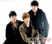 동방신기 vs. JYJ 신곡 대결, 팬심만 다친다