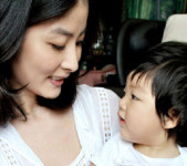 쌍둥이 유산한 홍콩 스타 천후이린 인공수정 다시 도전