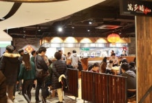 ‘세계 요리와 주류를 한번에’…롯데백화점, 26일 잠실점에 업계 최초 ‘펍’ 편집매장 오픈