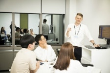 에스앤유성인어학원 | 주한영국문화원 ‘성인 어학원’, 신규 등록생 대상 8월 한 달 ‘여름 프로모션’ 진행