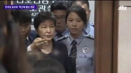 朴 전 대통령,한국당 탈당 권유에 여야 반응도 '제각각'
