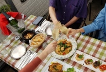 [맛집 기행] ‘소중한 사람들과 함께하기 좋은 곳’…허브가든이 아늑한 이태원 루프탑 ‘레드브릭비스트로’