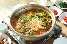 남양주 맛집 ‘가람의집 민물매운탕’, “북한강 경치 즐기며 가을 느껴보세요”