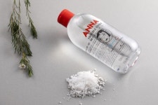 “여드름에 소금세안이 좋다?”…국산 천일염 함유로 피부진정효과 탁월한 ‘솔테라피’의 미산성 안나 트러블 토너 인기