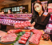 이번 주말엔 현대백화점에서 한우 등심 쇼핑하세요~
