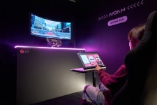 LG전자, 경동시장 금성전파사에서 YG 겨냥 공감지능 AI 전시