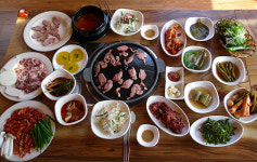 ‘느티나무’에 가면 눈과 입 즐겁다