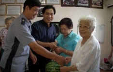 천안시 직산읍, 경로당에 과일 전달