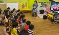 주입식 교육보다 인형극 등 참여형 교육 선호