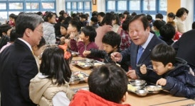 쿠팡천안2센터집단급식소 | 천안시, 친환경 무상급식 배식행사 가져
