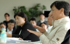 안희정 지사, 선진 낙농산업·노인복지 발전방안 모색