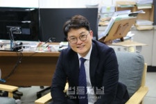 변호사신현식법률사무소 | [인터뷰] '어떤 형사법 강의가 좋아요?' 신현식 변호사와의 동행