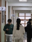 세뱃돈 대신 합격통보가 최고의 선물… 설날에도 독서실 불 밝힌 수험생들