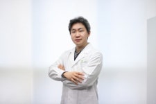 생후 18개월, 부모와 눈을 잘 마주치지 않는다면 자폐증일까요?