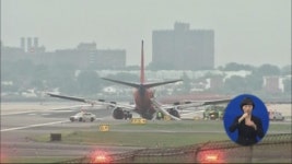 미국서 보잉 737기 착륙사고…10명 부상