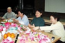 〈10〉마지막 시력으로 연꽃 그려 선물한 인연