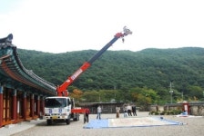 불화, 세상 밖으로 나오다