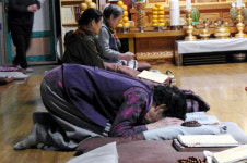 자기 희생해 남을 구제하는 지장보살 가르침 실천