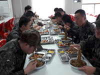 ‘자비의 짜장’ 전방부대에 배달