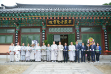천년고찰에서 만나는 대나무와 펜