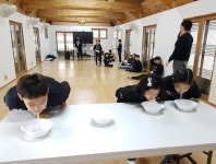 “부처님 따라 나도 ‘핵인싸’ 되겠다”