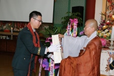 수행자 본분 지키며 전법의 등불 밝히겠습니다