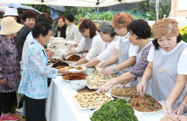 청주 월명사, 지역민 초청해 사찰음식 나눔행사 | 포토뉴스