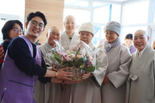 구순 명성스님 제자들 복지시설 격려 방문