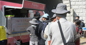 자비순례 11일째…문경새재 이화령 잇는 백두대간을 넘다