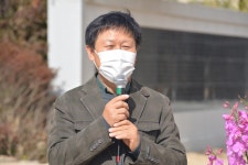 빛고을에 감도는 돌에 새긴 희망의 염화미소