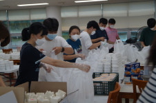 영통복지관 취약층 어르신 위해 보양식 제공