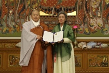 김의정 이사장, 중앙승가대서 명예문학박사학위 받아