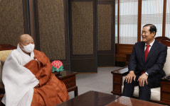 박대섭 예비역불자연합회장, 호국 홍제사 건립에 1000만원 기부