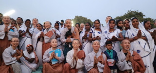 [상월결사 인도순례 38일차] 부처님께 공양미 올렸던 마을에서 뜨거운 포옹…회향 이틀 앞으로