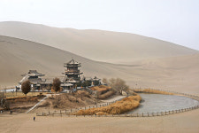 남로와 북로가 갈리는 동서 교류 요충지