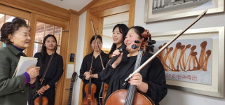 신부 수녀 목사 스님, 크리스마스 맞아 절에 모여 시를 읊다