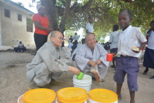 아름다운 동행, 탄자니아 무료급식 해피콘 인기