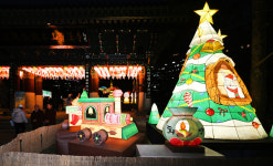 조계종, 올해도 종교간 화합·상생 기원하며 트리등 점등