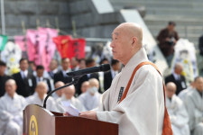 태조산의 큰 별, 다시 법의 수레바퀴를 굴려 돌아오소서