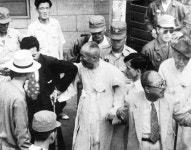 [장병욱의 광장] 종로4가 네거리 일대는 아우성과 파괴의 도가니로...