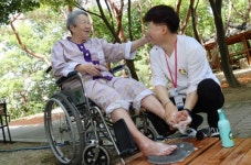구미시립노인요양병원 황토산책길 인기